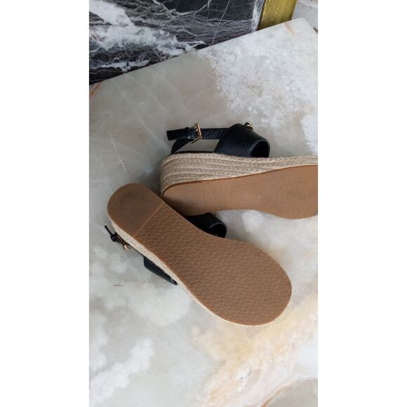 Michael Kors Elsa Leather Wedge Thong Sandal Charm Logo Black - Picture 10 of 11